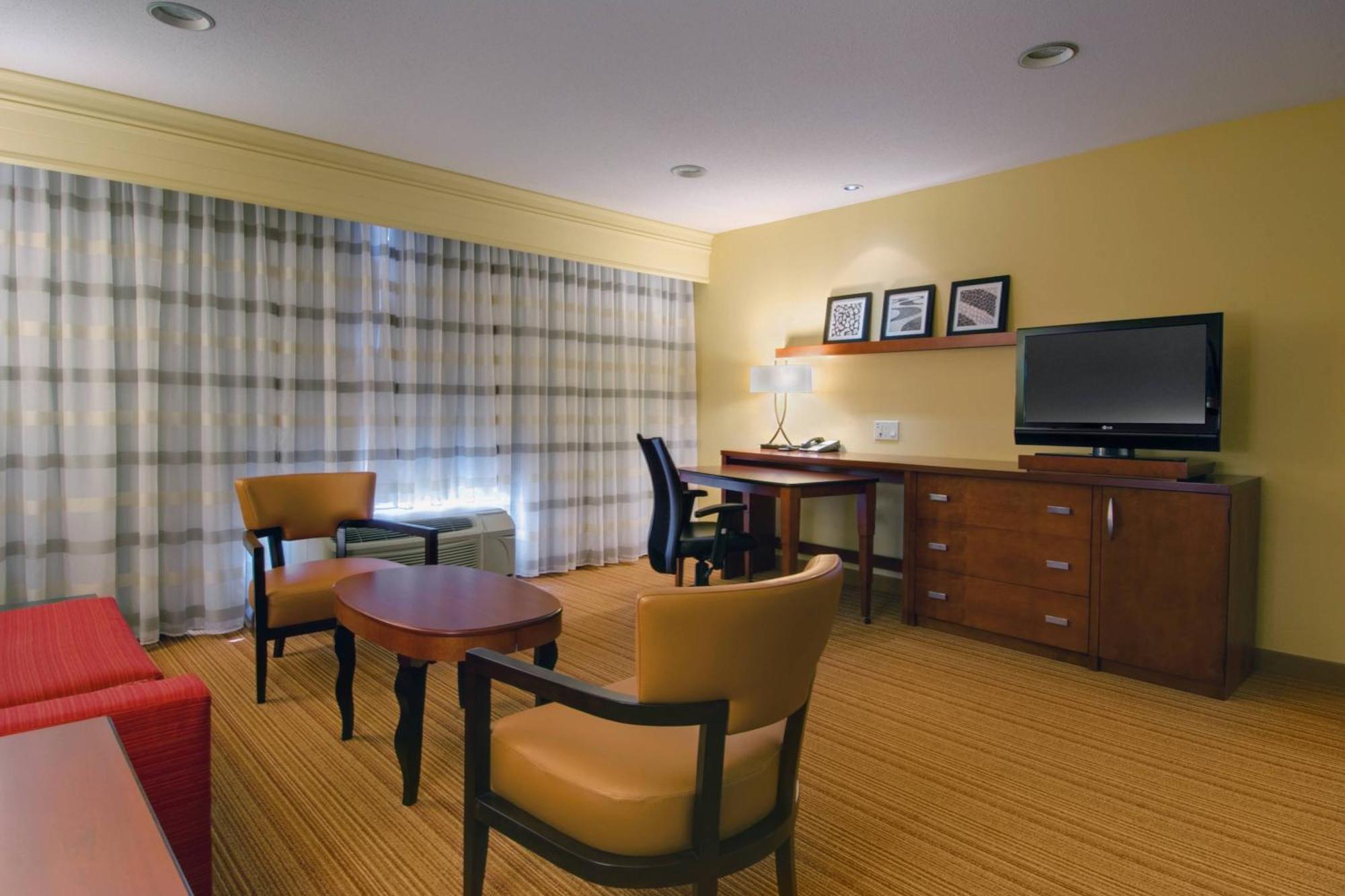 Courtyard By Marriott Madison East Hotel Luaran gambar