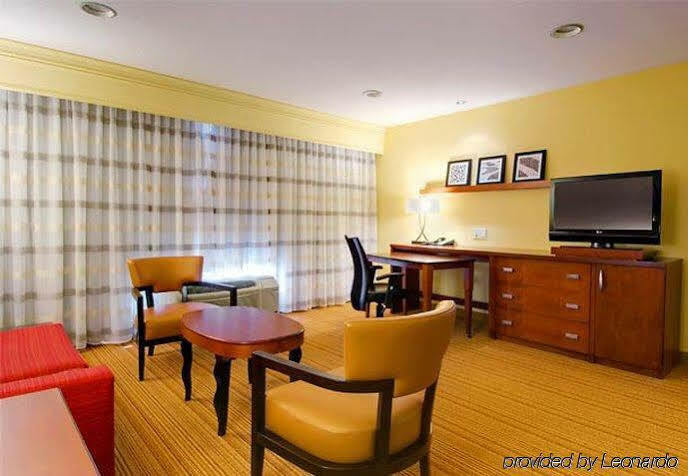 Courtyard By Marriott Madison East Hotel Luaran gambar